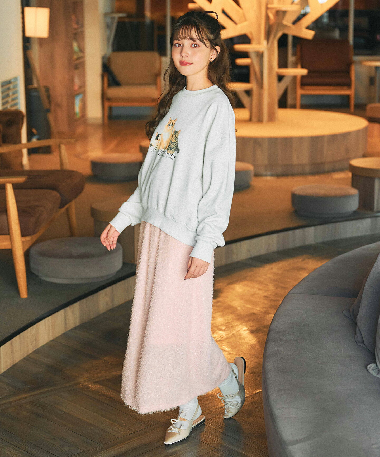 Ferouxの【猫カフェMOCHAコラボ】猫ちゃんプリント トレーナーを使ったコーディネートを紹介します。｜Rakuten Fashion(楽天ファッション／旧楽天ブランドアベニュー)6632583