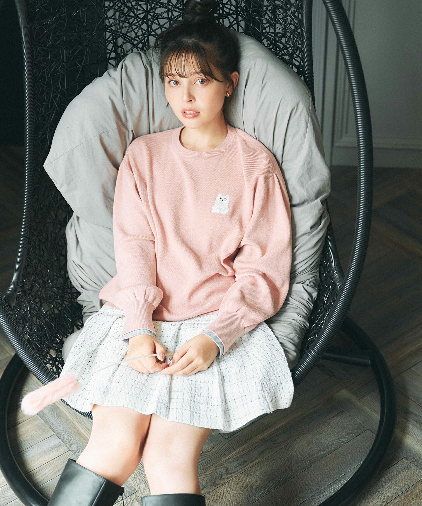 Ferouxの【猫カフェMOCHAコラボ】しらたまくん刺繍 ニットを使ったコーディネートを紹介します。｜Rakuten Fashion(楽天ファッション／旧楽天ブランドアベニュー)6632586