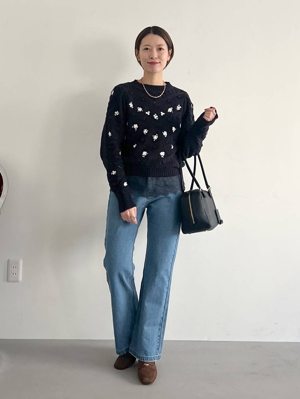 mysty womanの花刺繍ケーブルニットを使ったコーディネートを紹介します。｜Rakuten Fashion(楽天ファッション／旧楽天ブランドアベニュー)6632839