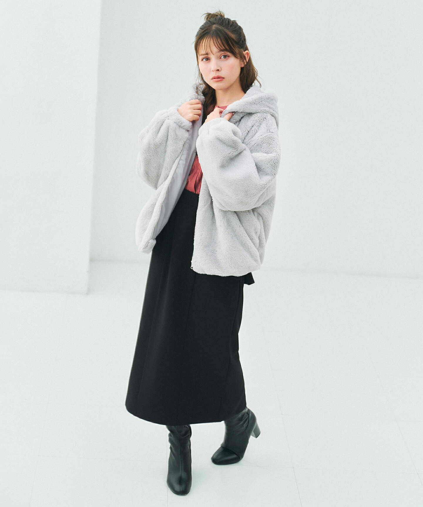 Ferouxのフード付きフェイクファー パーカーを使ったコーディネートを紹介します。｜Rakuten Fashion(楽天ファッション／旧楽天ブランドアベニュー)6632840