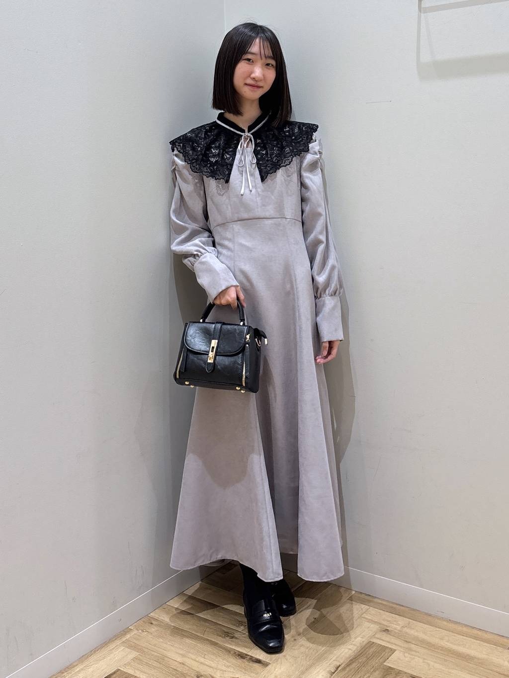 mysty womanのレース襟付き微起毛ワンピースを使ったコーディネートを紹介します。｜Rakuten Fashion(楽天ファッション／旧楽天ブランドアベニュー)6632906