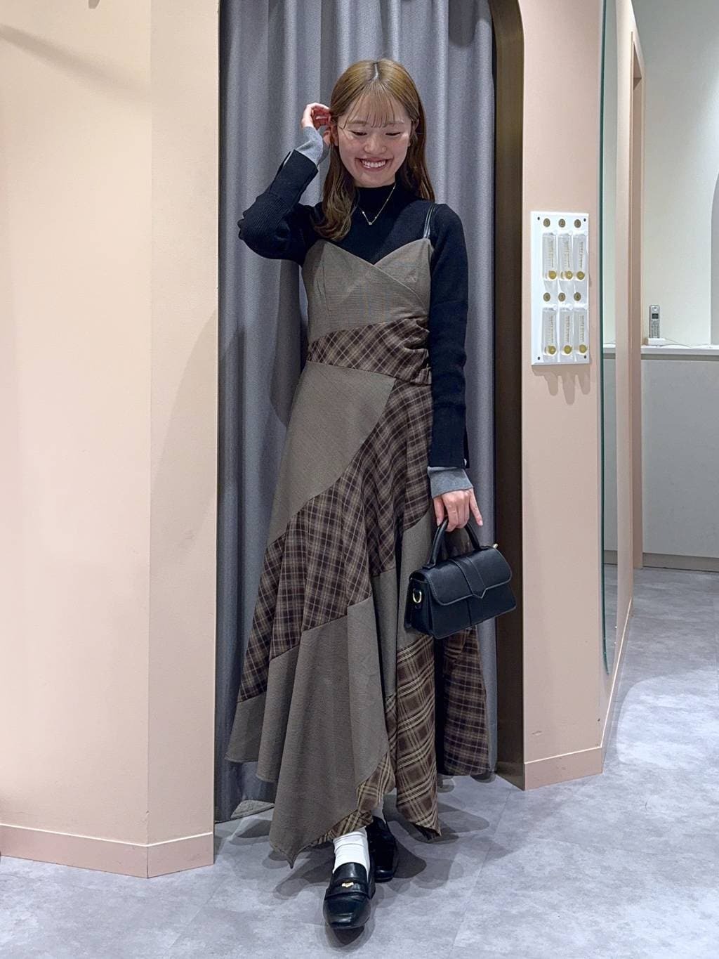 mysty womanの袖レイヤード配色ニットを使ったコーディネートを紹介します。｜Rakuten Fashion(楽天ファッション／旧楽天ブランドアベニュー)6632907