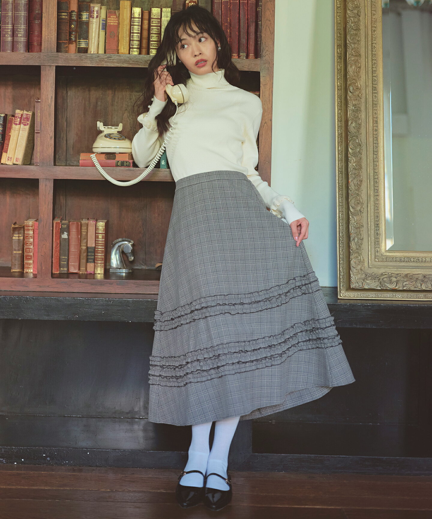 Ferouxのパールボタン リブタートル ニットを使ったコーディネートを紹介します。｜Rakuten Fashion(楽天ファッション／旧楽天ブランドアベニュー)6632918