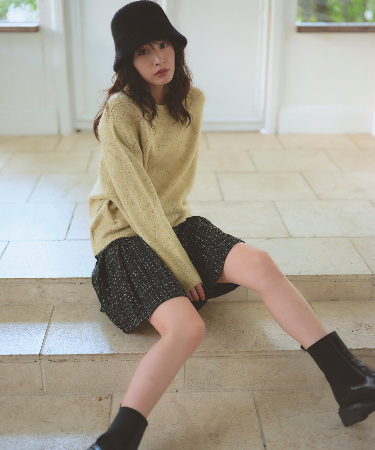 Ferouxのプリーツミニ スカートを使ったコーディネートを紹介します。｜Rakuten Fashion(楽天ファッション／旧楽天ブランドアベニュー)6632897