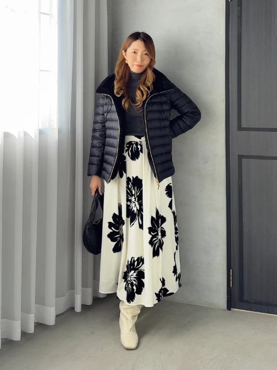 Viaggio Bluの【新色追加】スパンコールリブタートルニットを使ったコーディネートを紹介します。｜Rakuten Fashion(楽天ファッション／旧楽天ブランドアベニュー)6641285