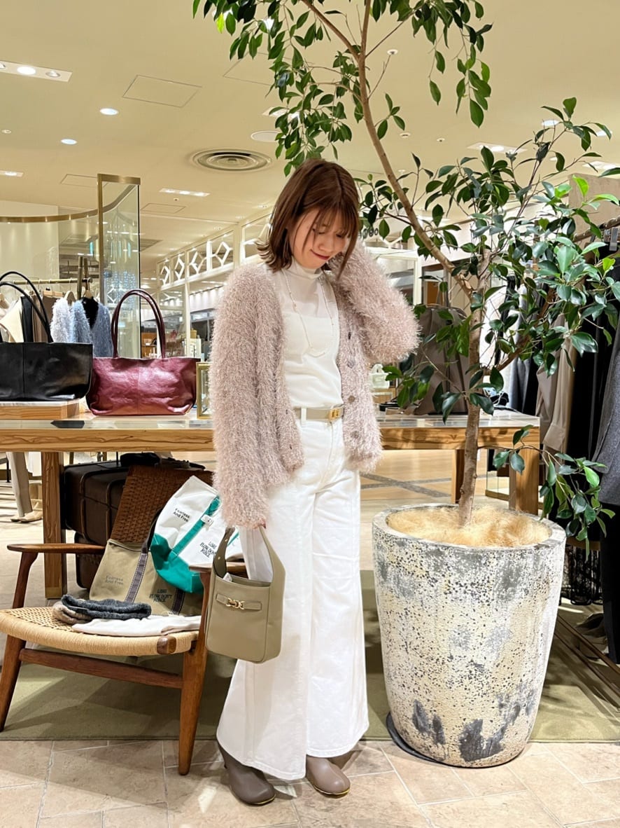 GALLARDAGALANTEの《ウエスト調整自由自在!》スクエアバックルベルトを使ったコーディネートを紹介します。｜Rakuten Fashion(楽天ファッション／旧楽天ブランドアベニュー)6642353