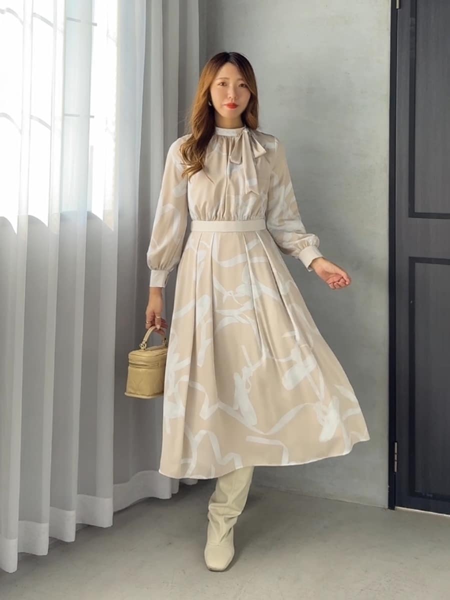 Viaggio Bluのトゥシューズワンピースを使ったコーディネートを紹介します。｜Rakuten Fashion(楽天ファッション／旧楽天ブランドアベニュー)6643215