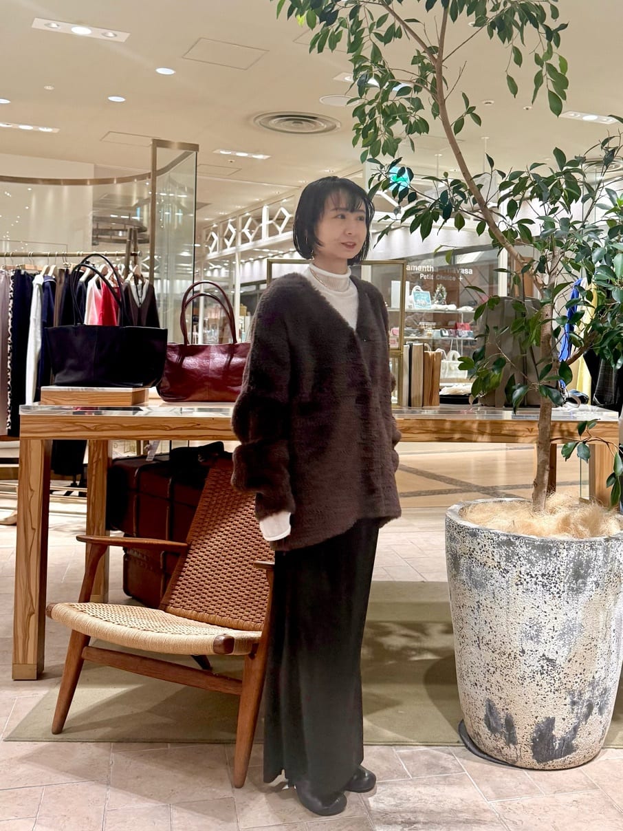 GALLARDAGALANTEの【手洗い可能】ストレッチサテンタイトスカートを使ったコーディネートを紹介します。｜Rakuten Fashion(楽天ファッション／旧楽天ブランドアベニュー)6643674