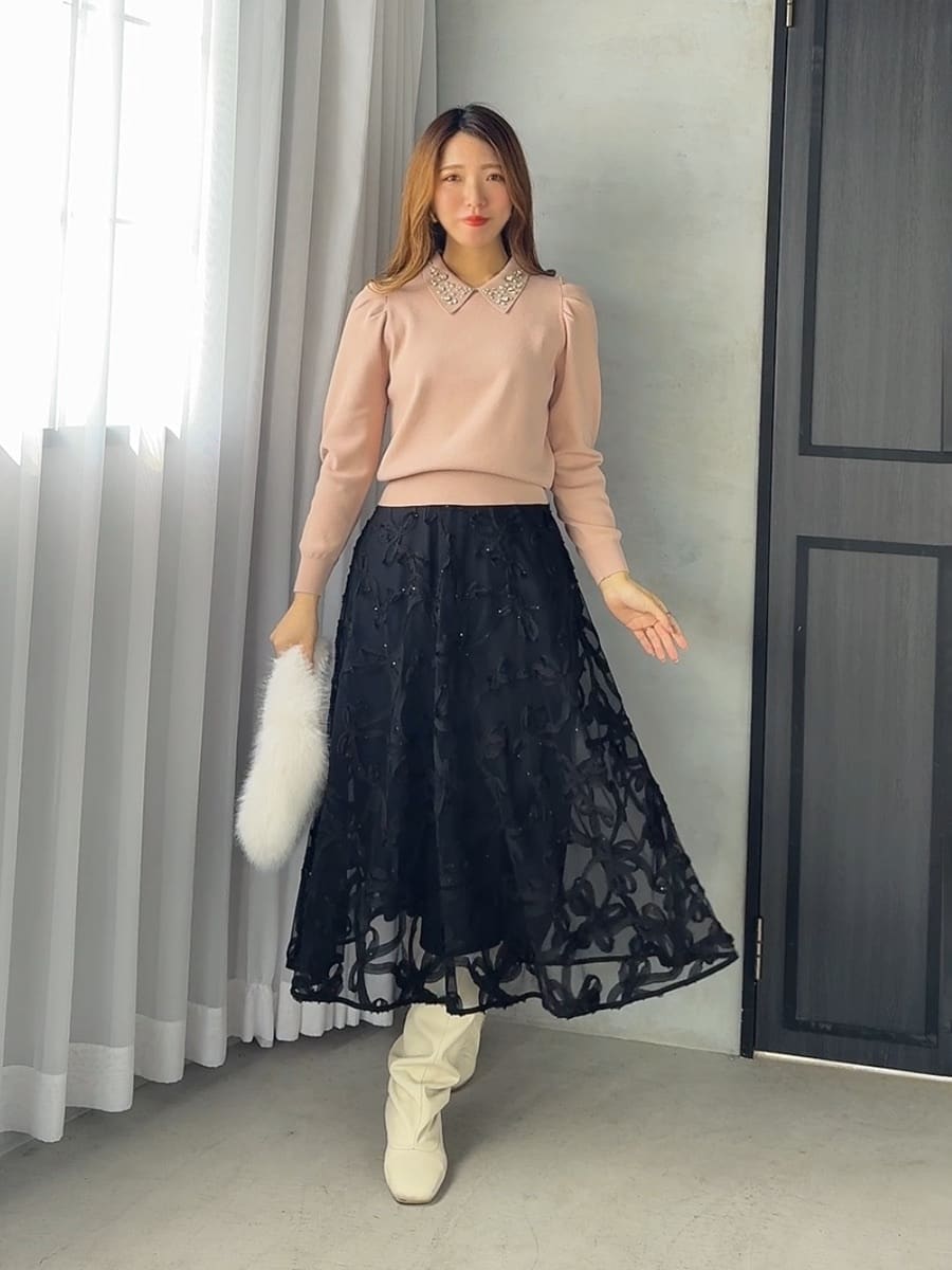 Viaggio Bluの【新色追加】襟ビジューニットを使ったコーディネートを紹介します。｜Rakuten Fashion(楽天ファッション／旧楽天ブランドアベニュー)6646847