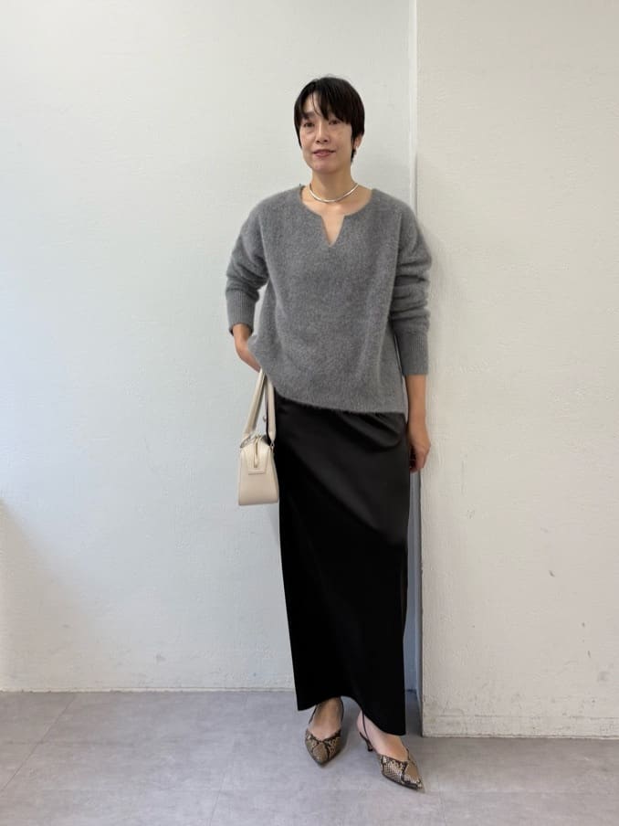 GALLARDAGALANTEの【手洗い可能】ストレッチサテンタイトスカートを使ったコーディネートを紹介します。｜Rakuten Fashion(楽天ファッション／旧楽天ブランドアベニュー)6647222