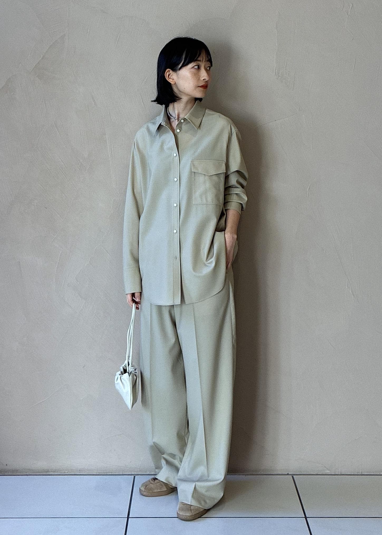 SALON adam et rope'のノンミュールジングウールパンツを使ったコーディネートを紹介します。｜Rakuten Fashion(楽天ファッション／旧楽天ブランドアベニュー)6694349