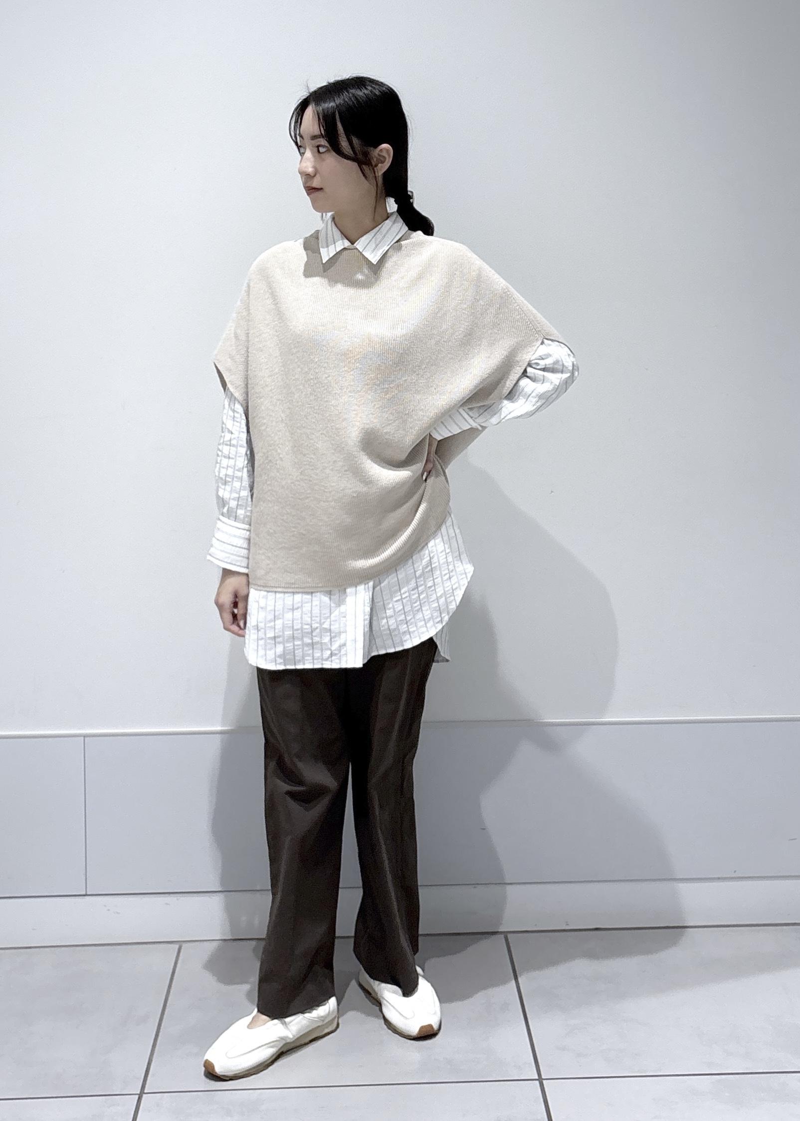 SALON adam et rope'のコットンシルクカシミヤ2WAYジレプルオーバーを使ったコーディネートを紹介します。｜Rakuten Fashion(楽天ファッション／旧楽天ブランドアベニュー)6751632