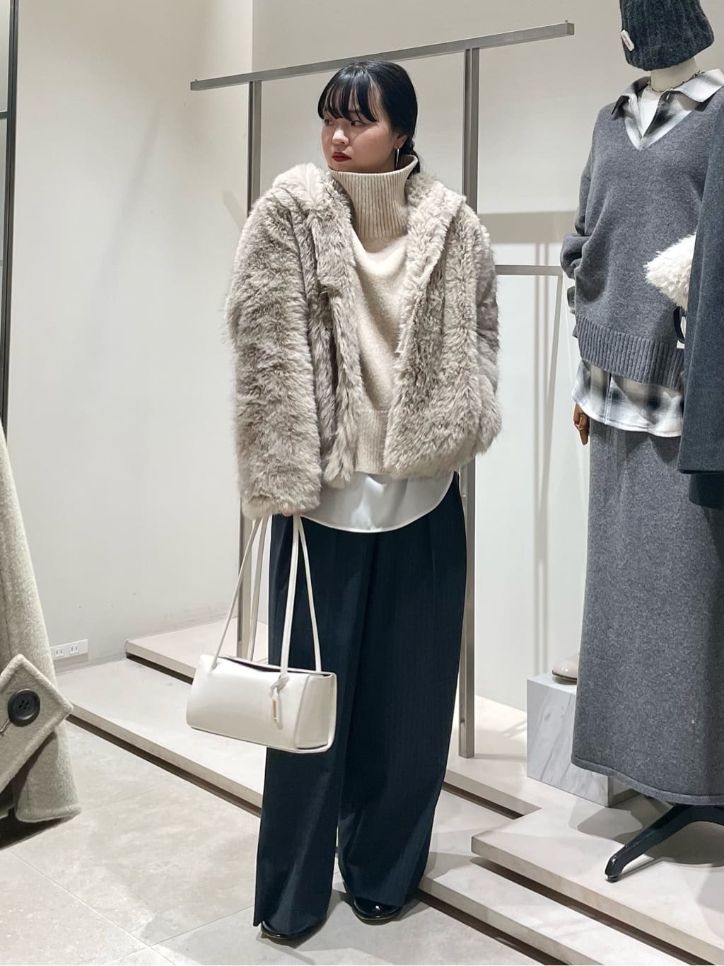 GALLARDAGALANTEのラウンドブラウスTeeを使ったコーディネートを紹介します。｜Rakuten Fashion(楽天ファッション／旧楽天ブランドアベニュー)6655790