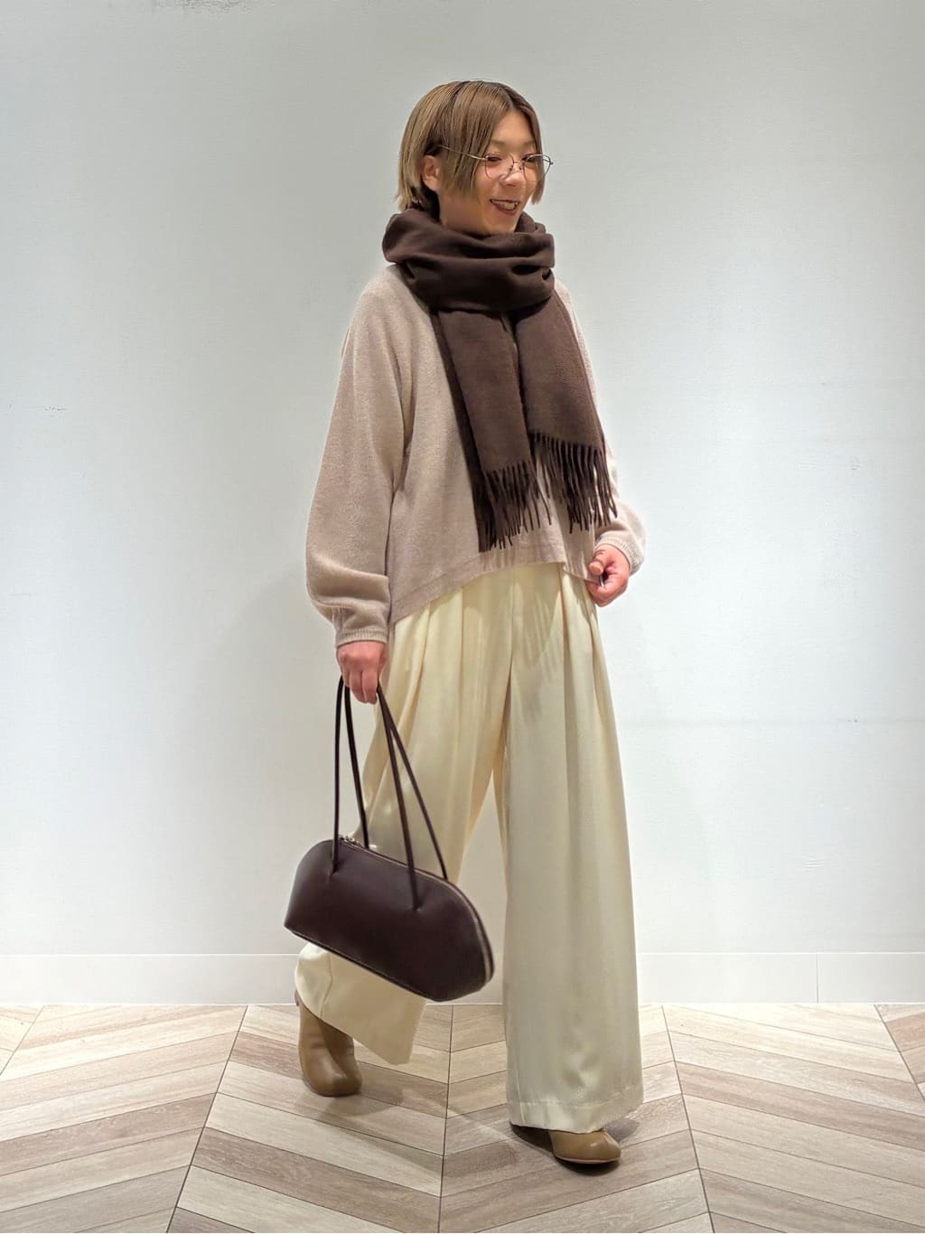 LASUDのバルーンヘムフリースジップジャケットを使ったコーディネート