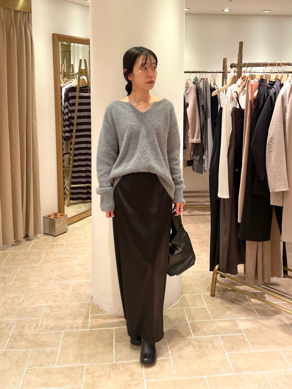 GALLARDAGALANTEの【手洗い可能】ストレッチサテンタイトスカートを使ったコーディネートを紹介します。｜Rakuten Fashion(楽天ファッション／旧楽天ブランドアベニュー)6665086