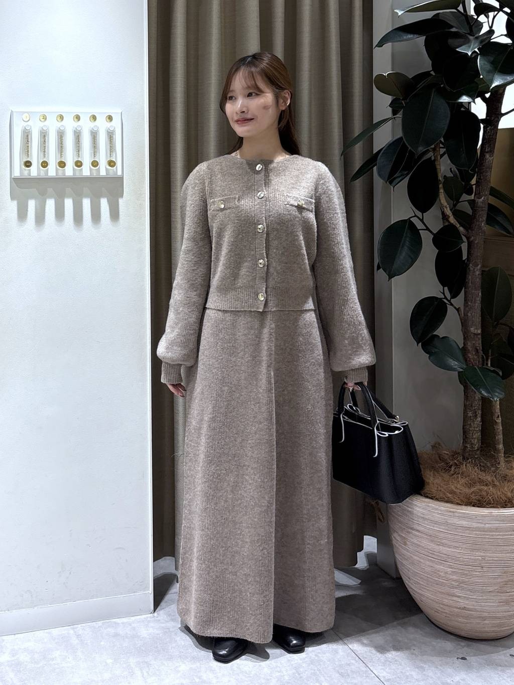 mysty womanのリボンモチーフバッグを使ったコーディネートを紹介します。｜Rakuten Fashion(楽天ファッション／旧楽天ブランドアベニュー)6665205