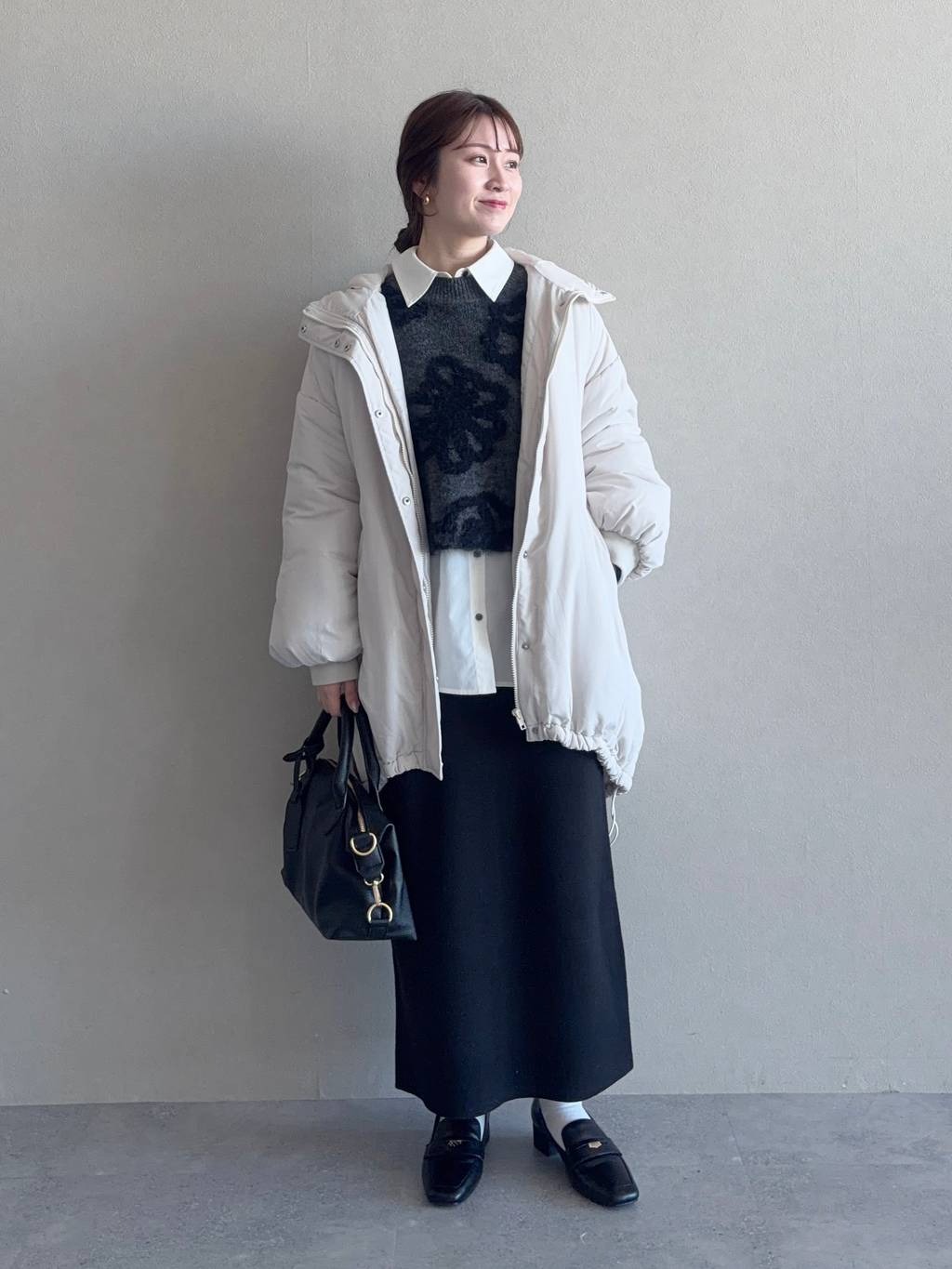 mysty womanのラウンドヘムレギュラーカラーシャツを使ったコーディネートを紹介します。｜Rakuten Fashion(楽天ファッション／旧楽天ブランドアベニュー)6665196