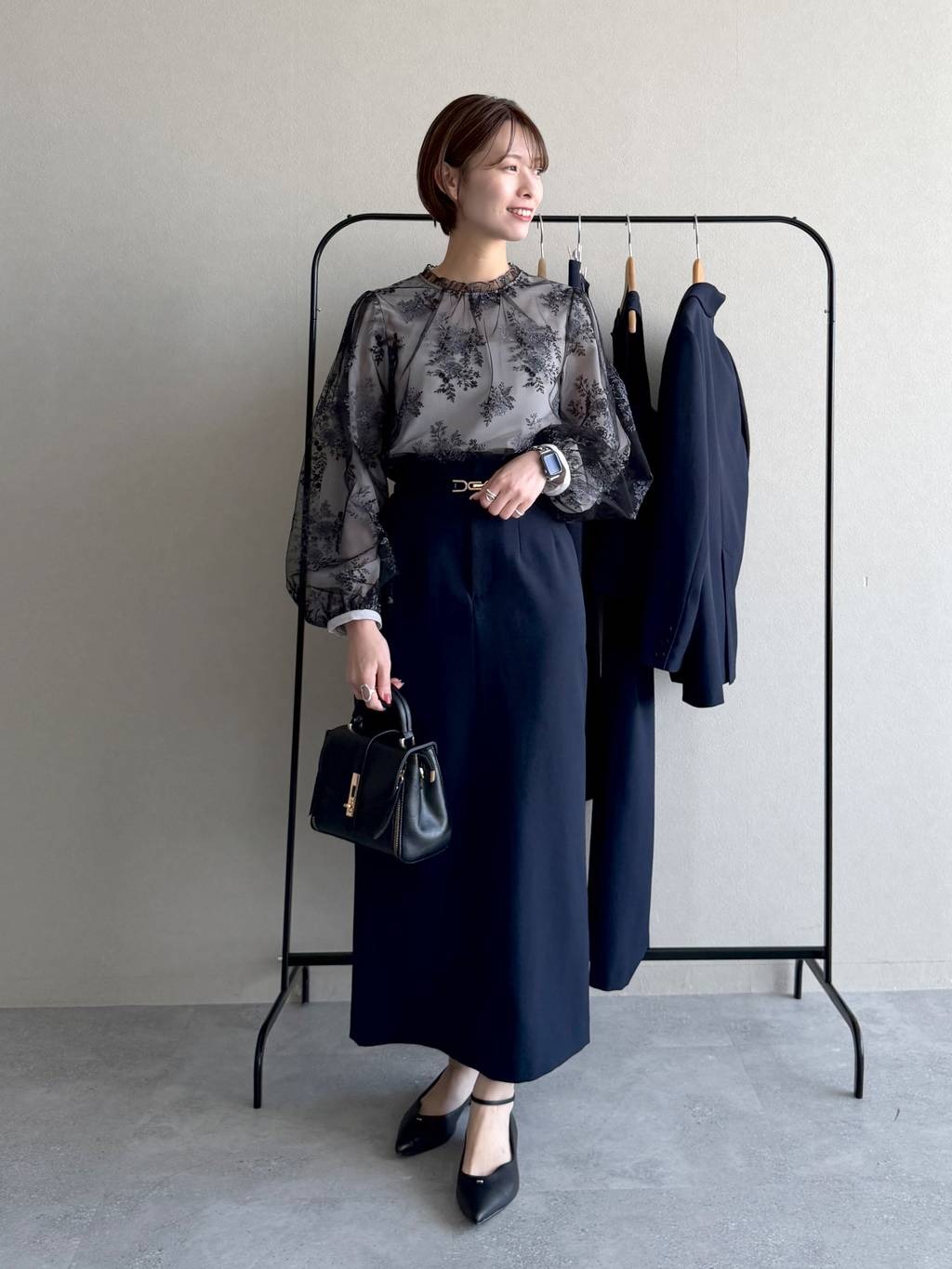 mysty womanの【無地・チェック】ハイウエストナロースカートを使ったコーディネートを紹介します。｜Rakuten Fashion(楽天ファッション／旧楽天ブランドアベニュー)6669687