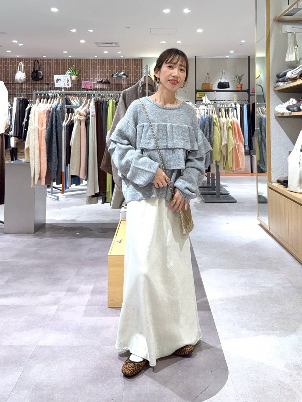 LOWRYS FARM | 【新色予約】ストレッチサテンスカート | Rakuten