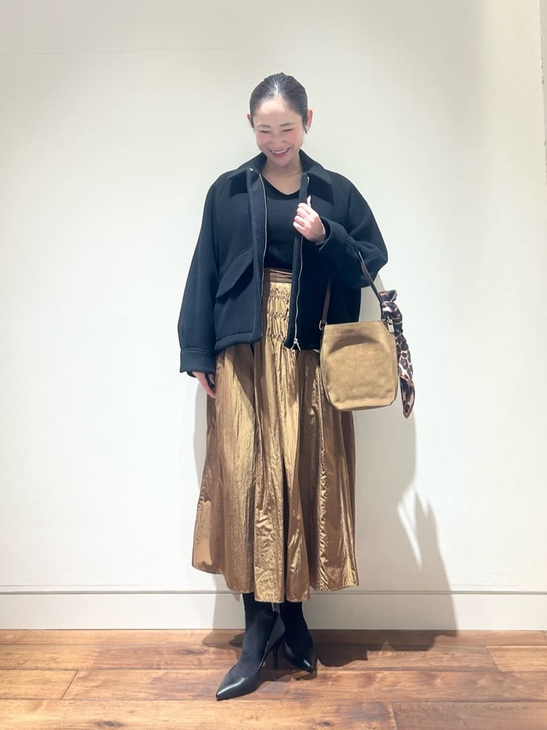 allurevilleのナイロンタフタシャーリングスカートを使ったコーディネートを紹介します。｜Rakuten Fashion(楽天ファッション／旧楽天ブランドアベニュー)6679224