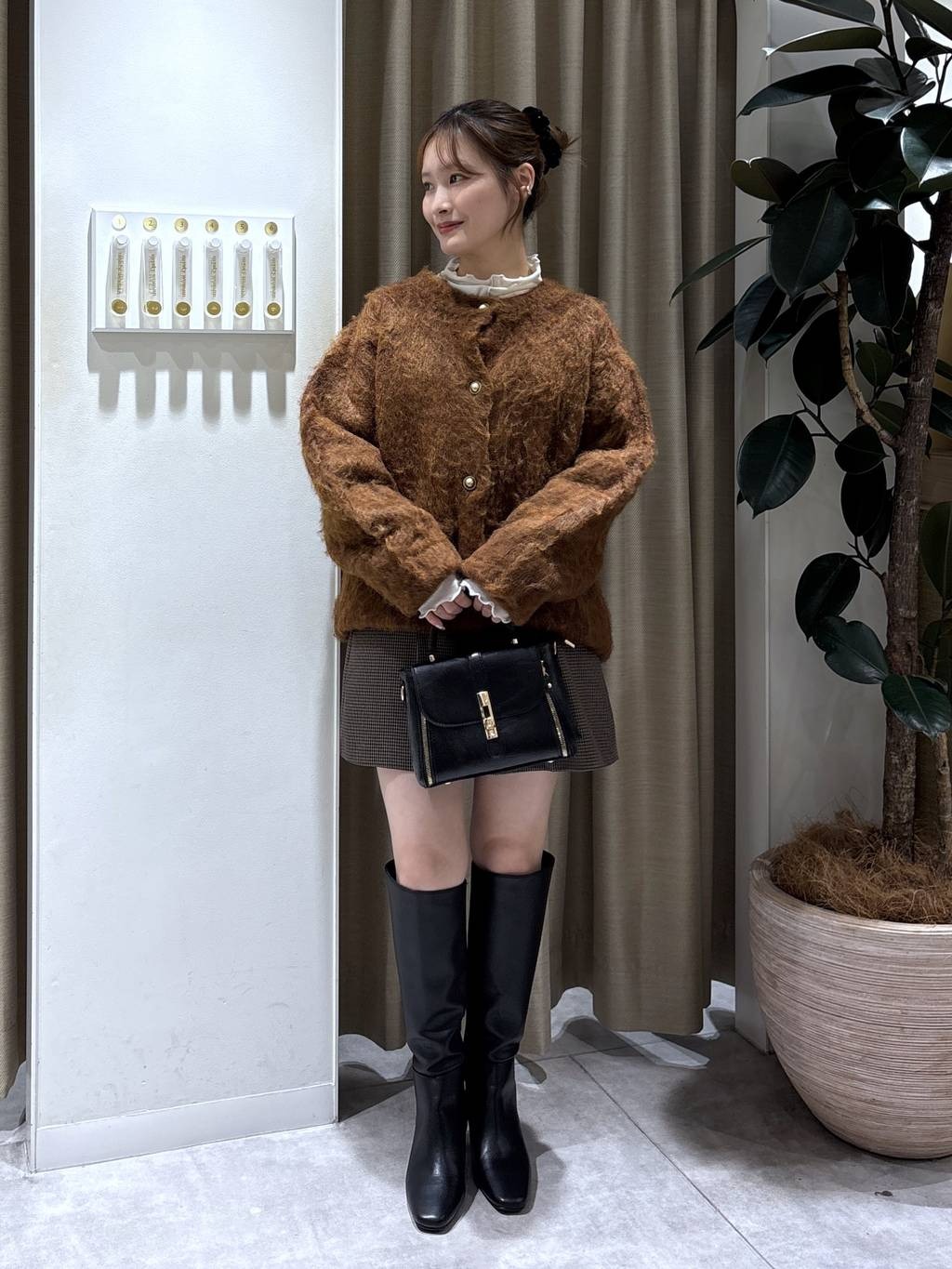 mysty womanのモヘヤライクミドルカーデを使ったコーディネートを紹介します。｜Rakuten Fashion(楽天ファッション／旧楽天ブランドアベニュー)6686531