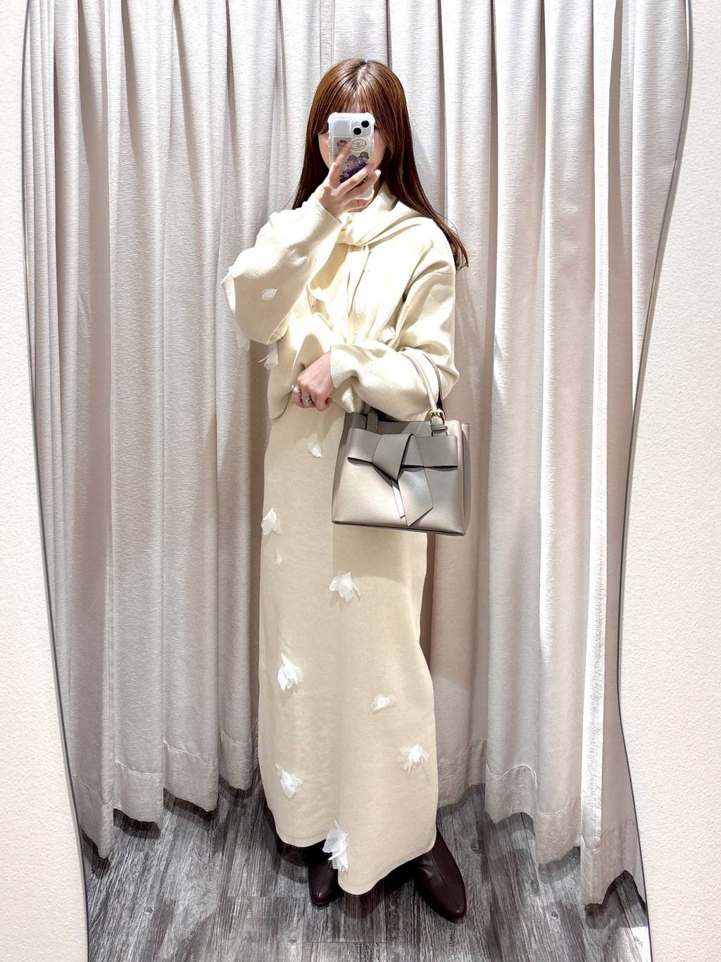 mysty womanの3Dフラワーツキニットを使ったコーディネートを紹介します。｜Rakuten Fashion(楽天ファッション／旧楽天ブランドアベニュー)6694088