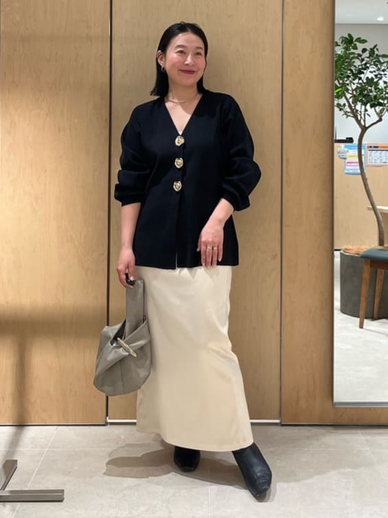 GALLARDAGALANTEの【手洗い可能】ストレッチサテンタイトスカートを使ったコーディネートを紹介します。｜Rakuten Fashion(楽天ファッション／旧楽天ブランドアベニュー)6697469