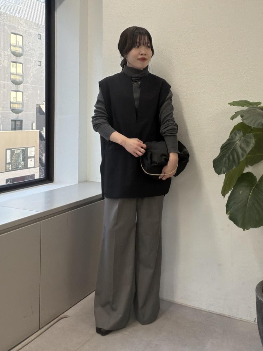 GALLARDAGALANTEの【手洗い可】タックストレートパンツを使ったコーディネートを紹介します。｜Rakuten Fashion(楽天ファッション／旧楽天ブランドアベニュー)6697794