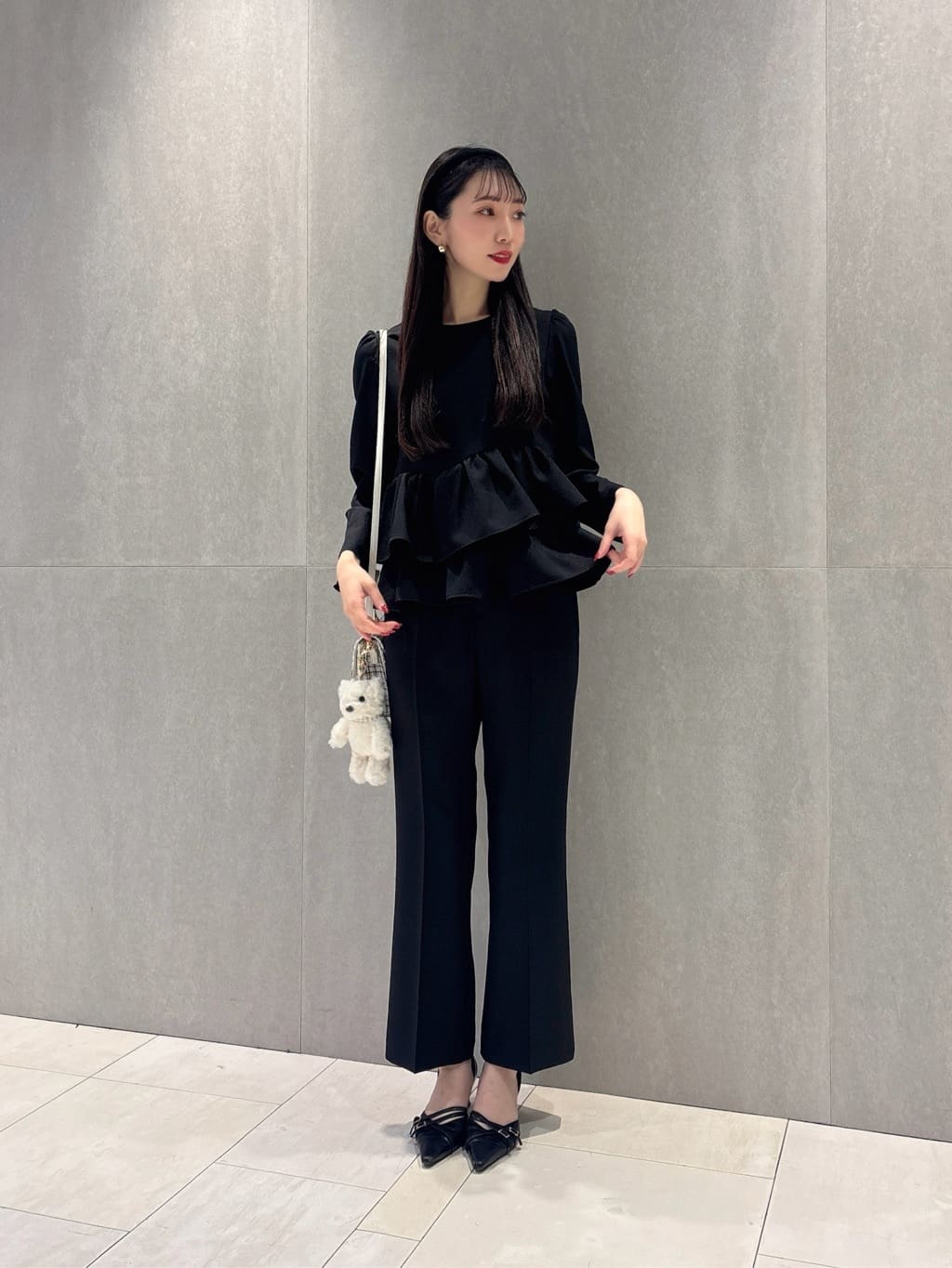 PROPORTION BODY DRESSINGの<ウォッシャブル>ランダムヘムペプラムブラウスを使ったコーディネートを紹介します。｜Rakuten Fashion(楽天ファッション／旧楽天ブランドアベニュー)6708037