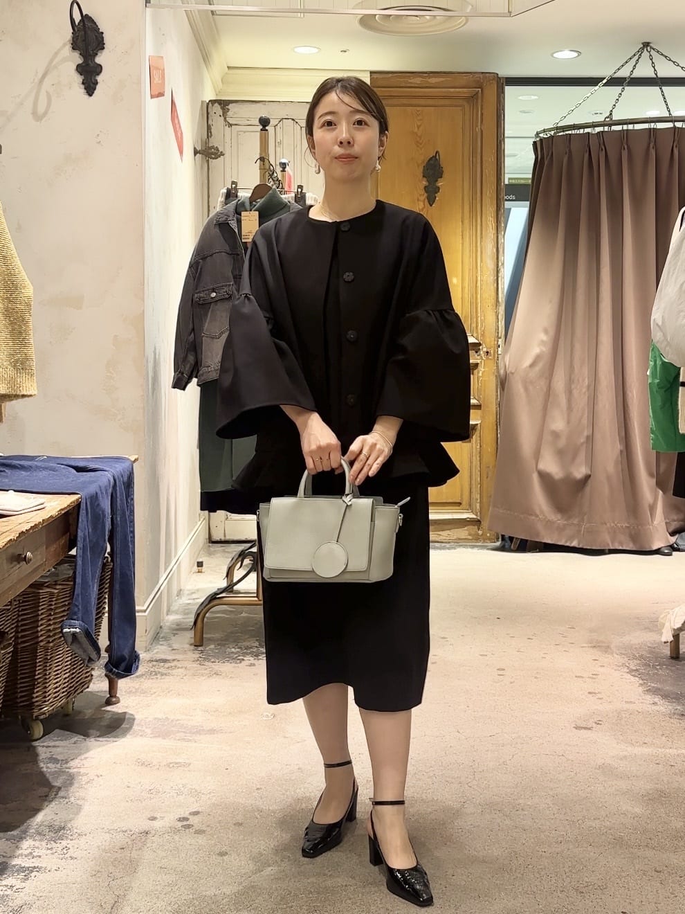 るい BEARDSLEY DH5430K5 BEARDSLEY | 《LIVETART》裾フリルジャケット | Rakuten Fashion(楽天
