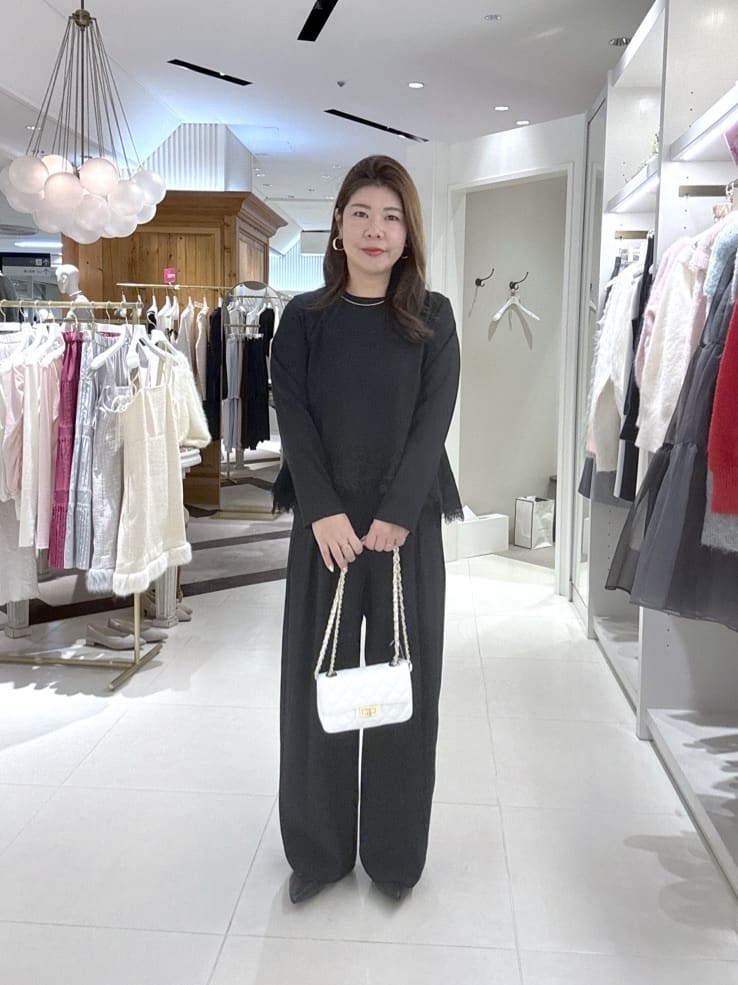 La boutique BonBonの【RISA監修・オケージョンにも】裾レースブラウス