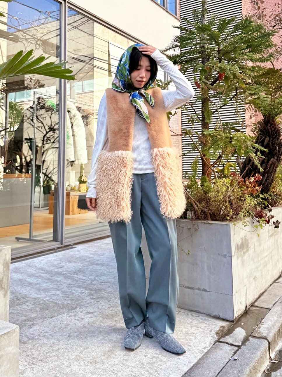 LOVELESSのファーコンビベストを使ったコーディネートを紹介します。｜Rakuten Fashion(楽天ファッション／旧楽天ブランドアベニュー)6719191
