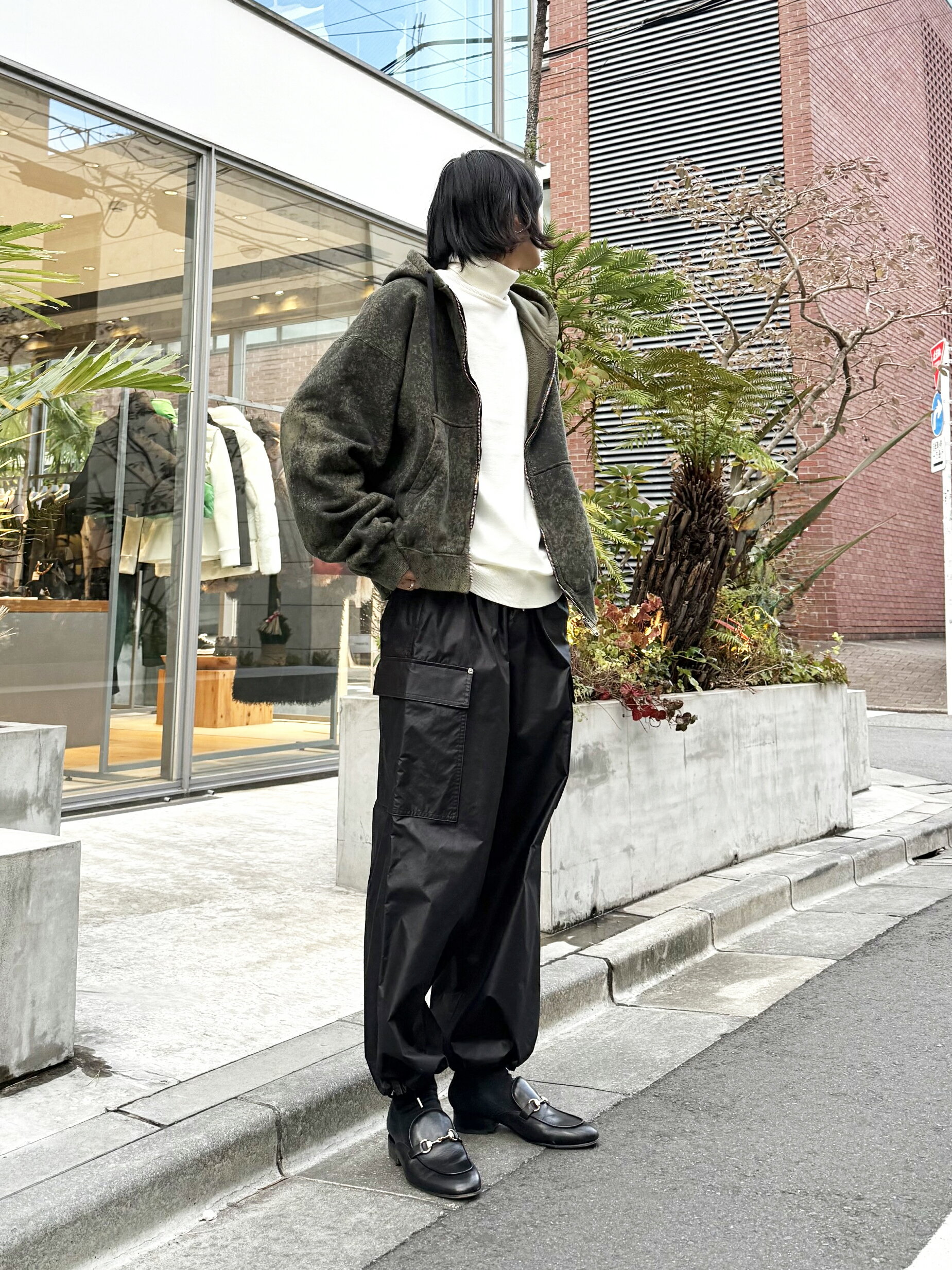 LOVELESSのワックスヴィンテージライクカーゴイージーを使ったコーディネートを紹介します。｜Rakuten Fashion(楽天ファッション／旧楽天ブランドアベニュー)6719194