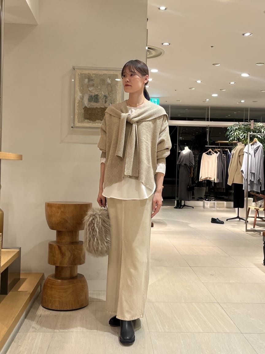 GALLARDAGALANTEの【セットアップ対応】リヨセルスリットスカートを使ったコーディネートを紹介します。｜Rakuten Fashion(楽天ファッション／旧楽天ブランドアベニュー)6721808