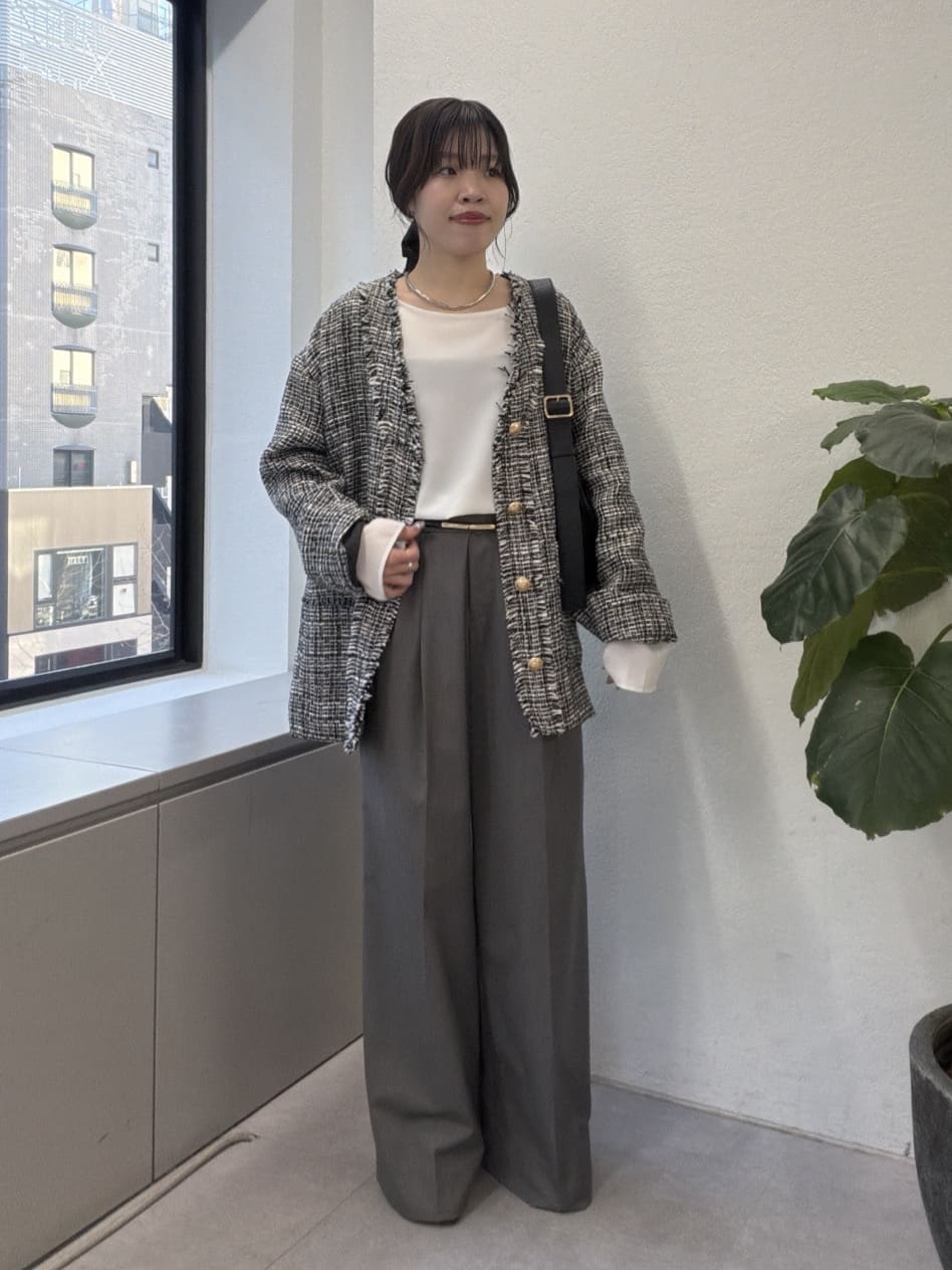 GALLARDAGALANTEの【手洗い可】タックストレートパンツを使ったコーディネートを紹介します。｜Rakuten Fashion(楽天ファッション／旧楽天ブランドアベニュー)6725091