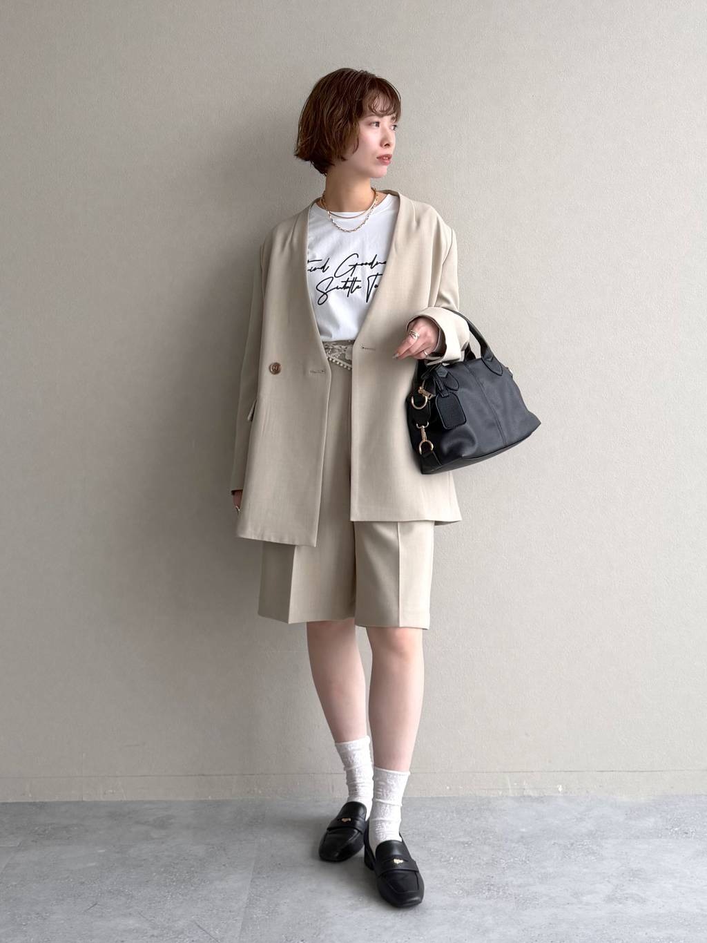 mysty womanのノーカラーWジャケットを使ったコーディネートを紹介します。｜Rakuten Fashion(楽天ファッション／旧楽天ブランドアベニュー)6734016