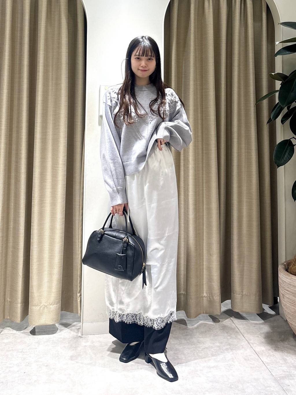 mysty womanの花刺繍プチハイニットを使ったコーディネートを紹介します。｜Rakuten Fashion(楽天ファッション／旧楽天ブランドアベニュー)6733886