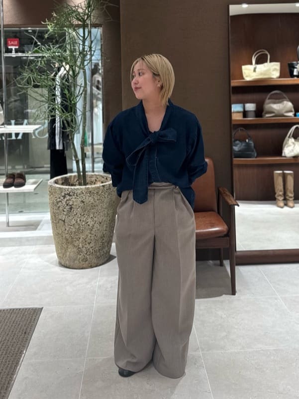 GALLARDAGALANTEのデニムボウタイブラウスを使ったコーディネートを紹介します。｜Rakuten Fashion(楽天ファッション／旧楽天ブランドアベニュー)6737435