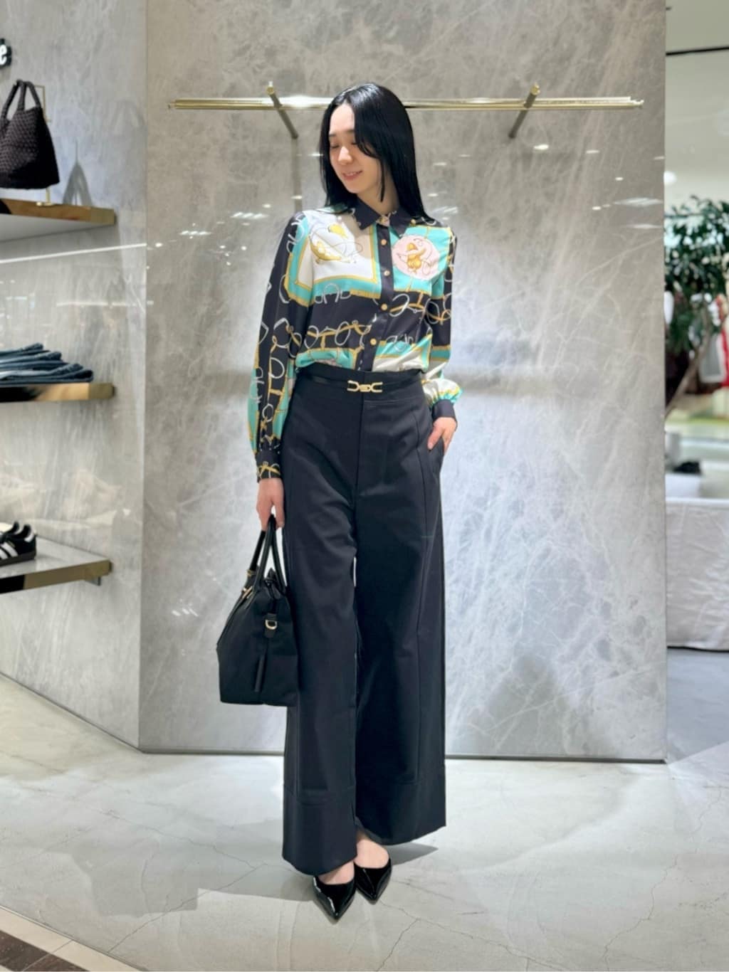 allurevilleのミリタリーツイルハイウェストパンツを使ったコーディネートを紹介します。｜Rakuten Fashion(楽天ファッション／旧楽天ブランドアベニュー)6743442