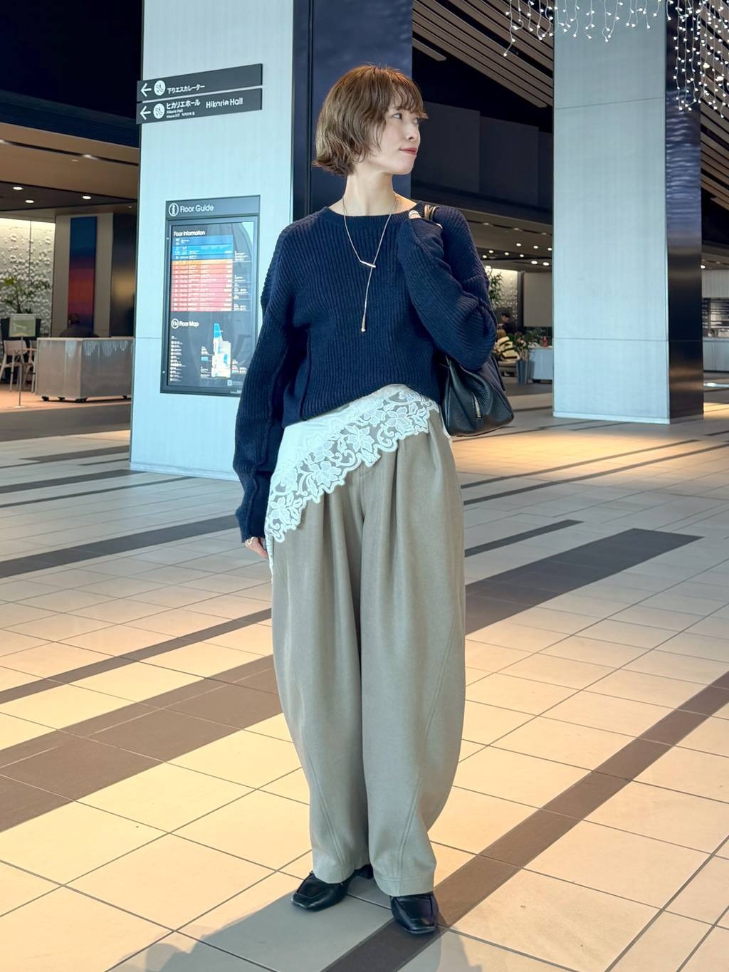 mysty womanの切り替えアウトリンキングニットを使ったコーディネートを紹介します。｜Rakuten Fashion(楽天ファッション／旧楽天ブランドアベニュー)6746086