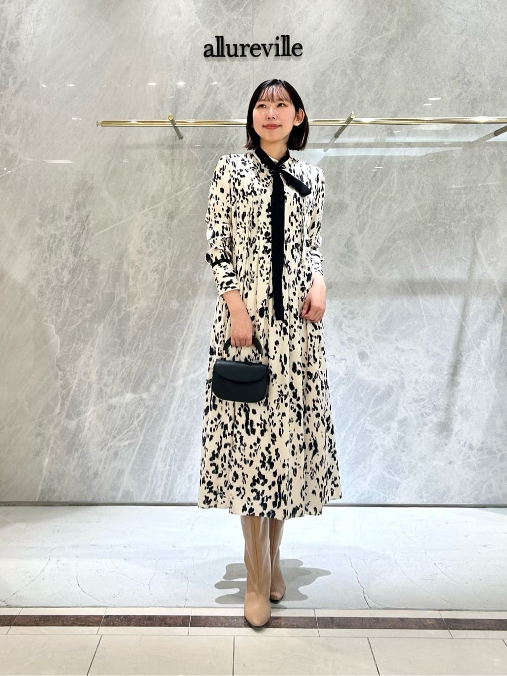 allureville | OFFICINAプリーツフレアワンピース | Rakuten Fashion