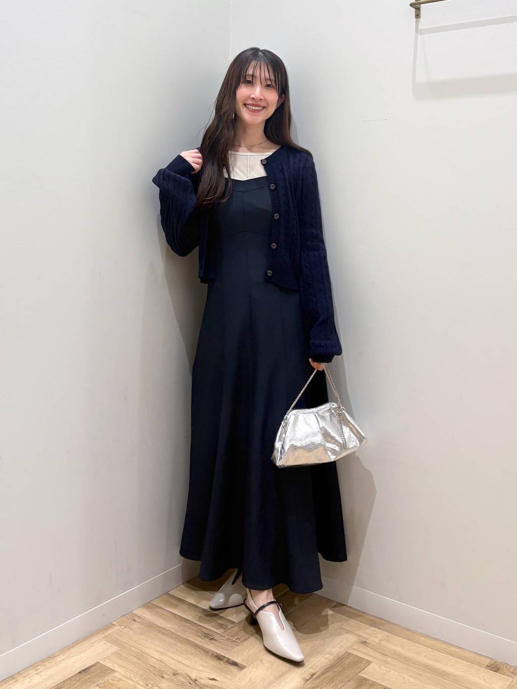 mysty womanのケーブルニットカーデSETワンピースを使ったコーディネートを紹介します。｜Rakuten Fashion(楽天ファッション／旧楽天ブランドアベニュー)6764997