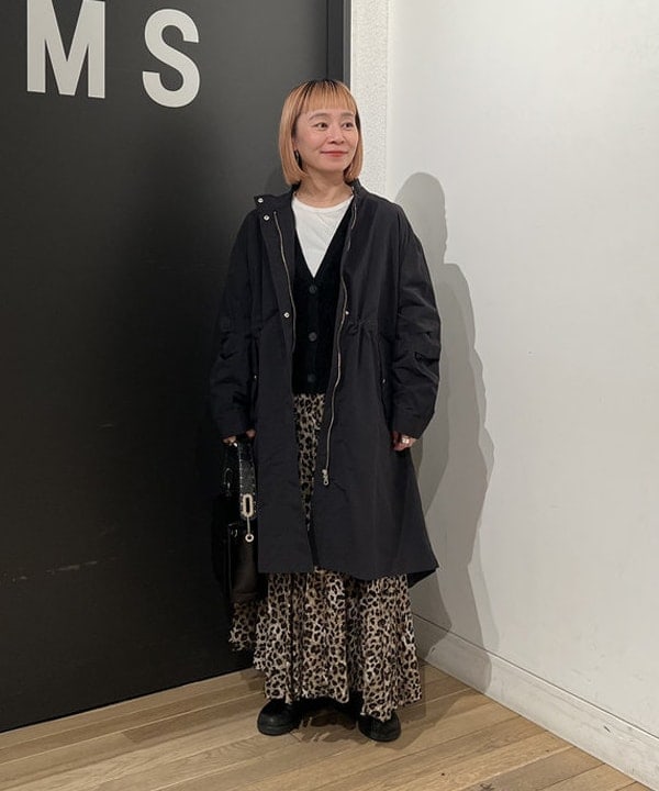 BEAMS WOMEN | バック タック スタンドカラー コート 吸水速乾/UV
