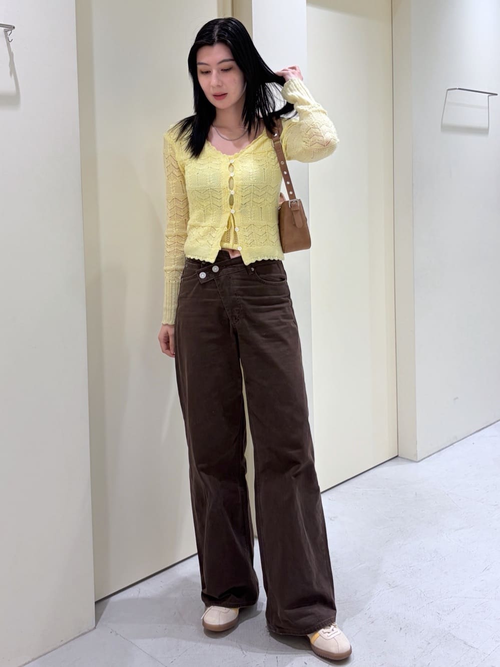 moussyのCROSS CHINO WIDE STRAIGHTを使ったコーディネート | Rakuten