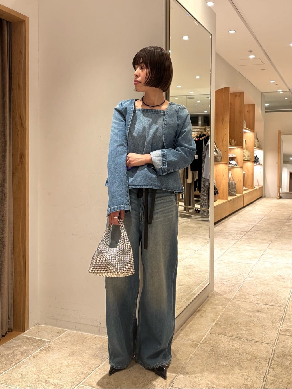 GALLARDAGALANTEの【PEAS】デニムキャミブラウスを使ったコーディネートを紹介します。｜Rakuten Fashion(楽天ファッション／旧楽天ブランドアベニュー)6769627