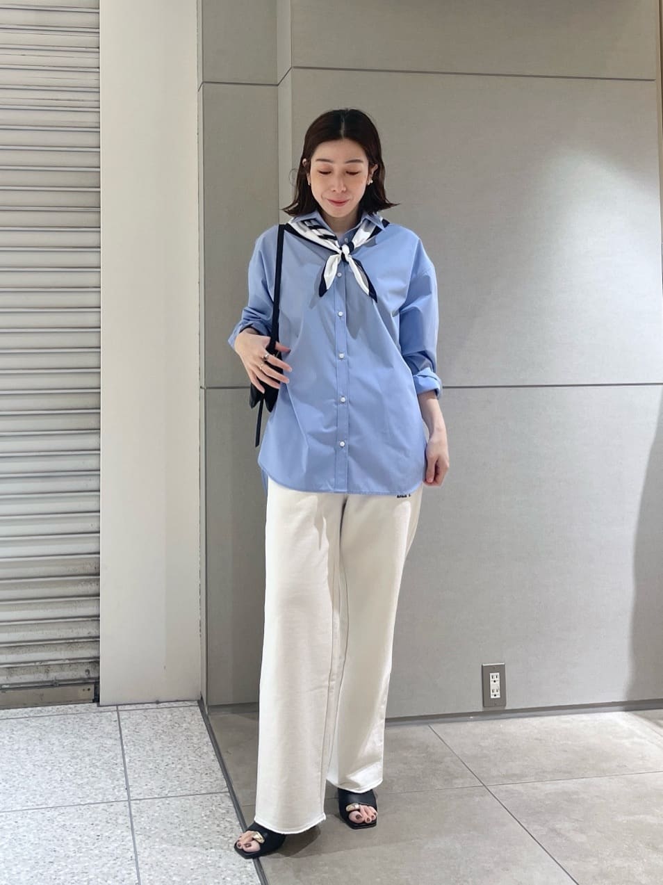 GALLARDAGALANTEの【MANAKAコラボ】スカーフセットシャツを使ったコーディネートを紹介します。｜Rakuten Fashion(楽天ファッション／旧楽天ブランドアベニュー)6786247