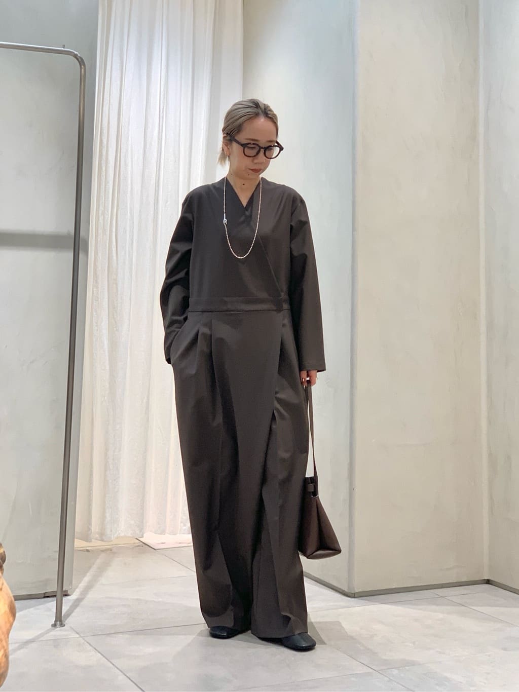 ＜conte＞ アシンメトリー Vネック オールインワン conte オールインワン アシンメトリー Vネック オールインワン