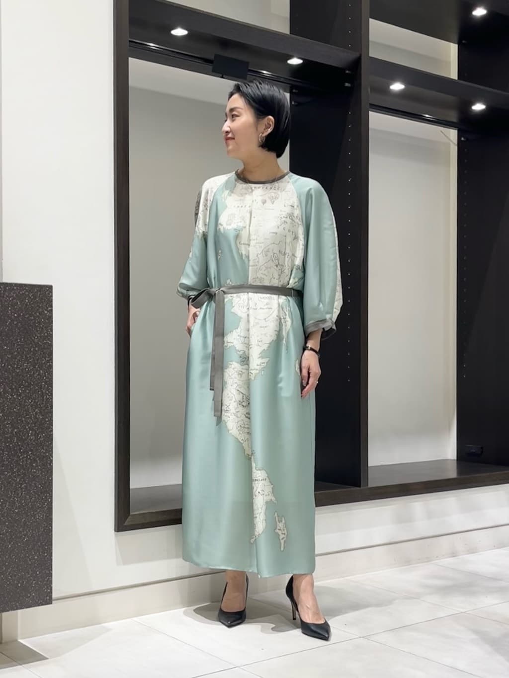allurevilleのMAPプリントバックリボンワンピースを使ったコーディネートを紹介します。｜Rakuten Fashion(楽天ファッション／旧楽天ブランドアベニュー)6800046