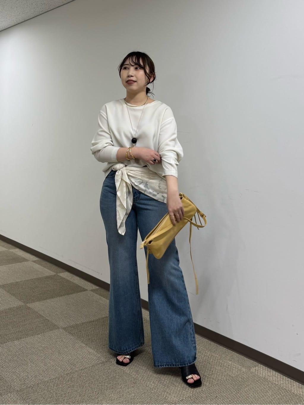 GALLARDAGALANTEのバックスリットブラウスTeeを使ったコーディネートを紹介します。｜Rakuten Fashion(楽天ファッション／旧楽天ブランドアベニュー)6805651