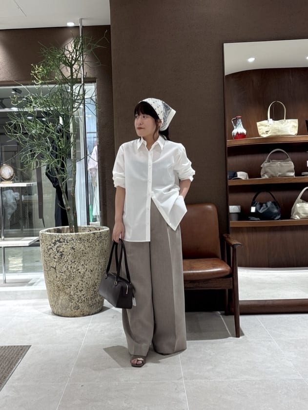GALLARDAGALANTEのミニマルシャツを使ったコーディネートを紹介します。｜Rakuten Fashion(楽天ファッション／旧楽天ブランドアベニュー)6814029